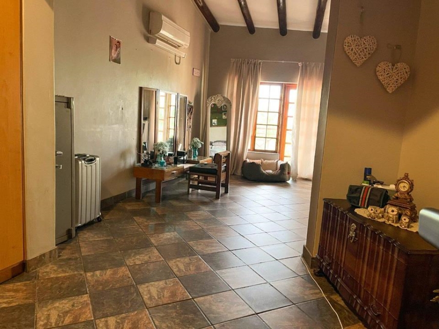 5 Bedroom Property for Sale in Upington Northern Cape